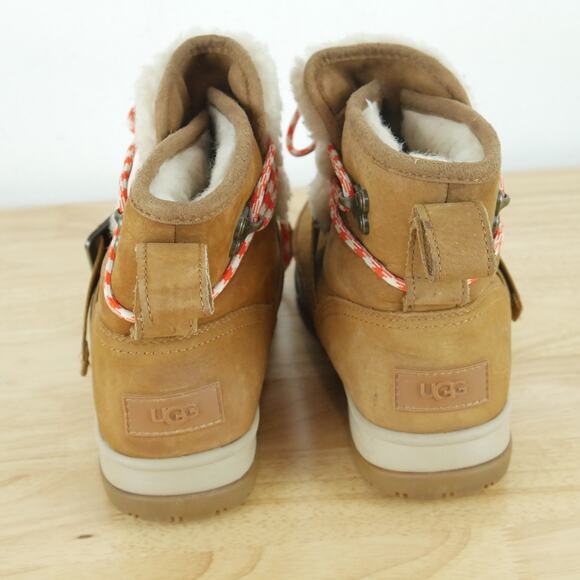 Ugg Size 7 Boots Cold Weather Hiker Gorpcore Utility Shearling Brown Preppy Boho - Picture 13 of 16